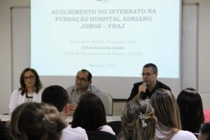 Imagem da notícia - FHAJ recebe 109 acadêmicos da UEA