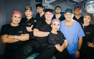 Imagem da notícia - MÉDICOS RESIDENTES COMEMORAM FORMATURA!
