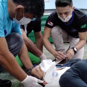 Imagem da notícia - A Fundação Hospital Adriano Jorge – FHAJ, através do Projeto de Capacitação do Departamento de Ensino e Pesquisa DEP, promoveu treinamento de Primeiros Socorros voltado para os servidores.