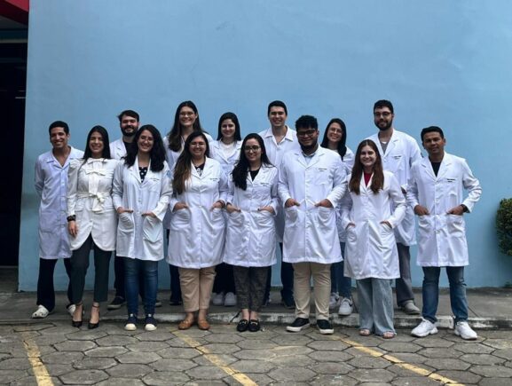 Saúde do Amazonas capacita e forma 16 médicos especialistas em diferentes áreas