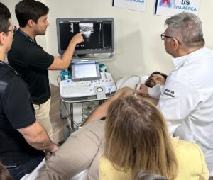 Imagem da notícia - Com apoio da FHAJ, médicos especialistas se qualificam no Curso de Capacitação em Ultrassonografia à Beira Leito