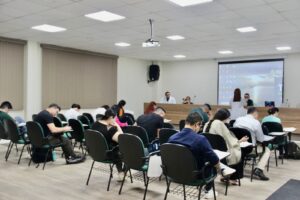 Imagem da notícia - TIPS 2024: Médicos Residentes em Ortopedia realizam prova e recebem aula sobre temas cruciais do exame da SBOT